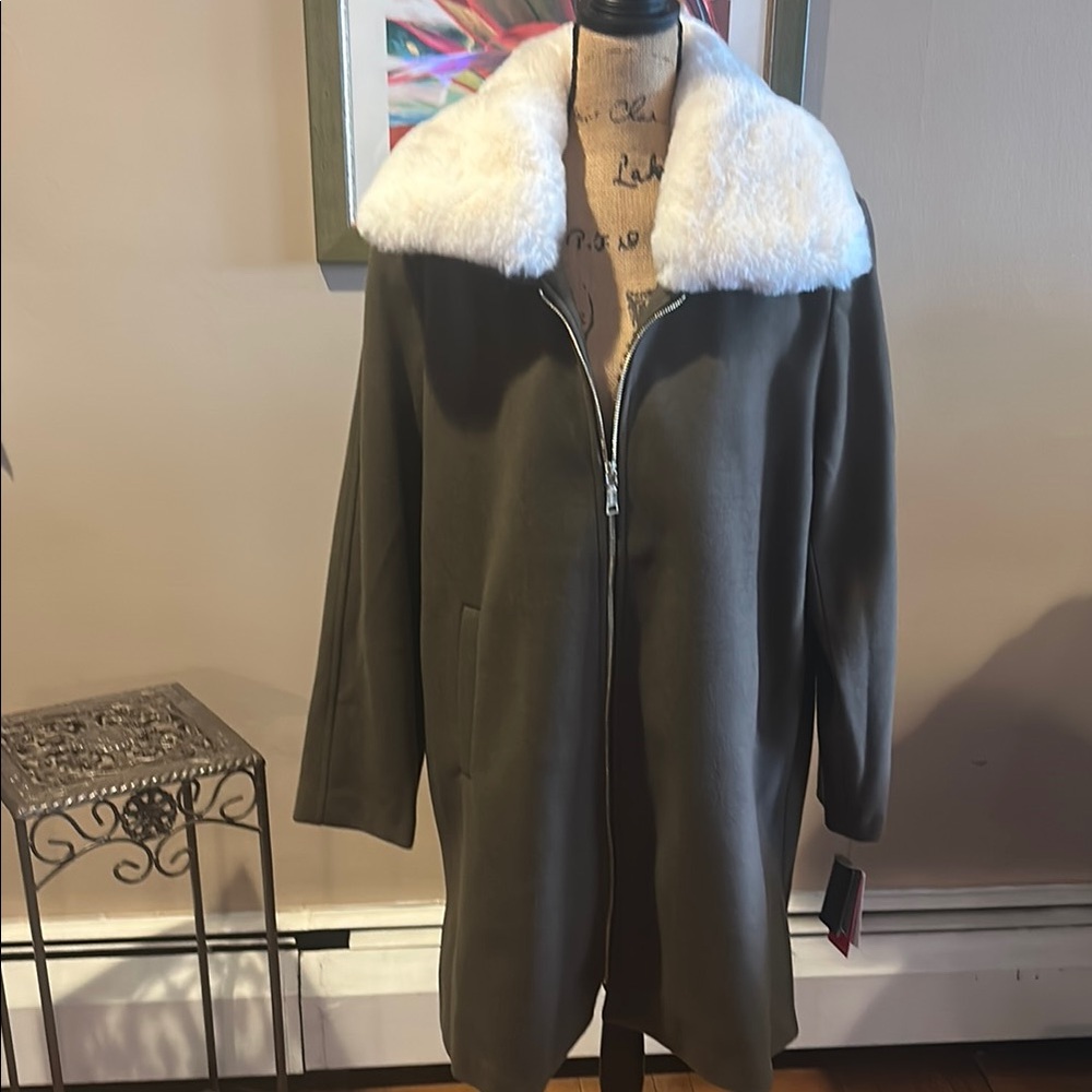 NWT VINCE CAMUTO XL Olive Coat with Detachable Faux Fur Collar